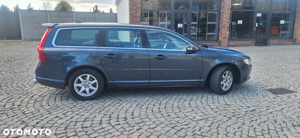 Volvo V70 3.2 Momentum - 3