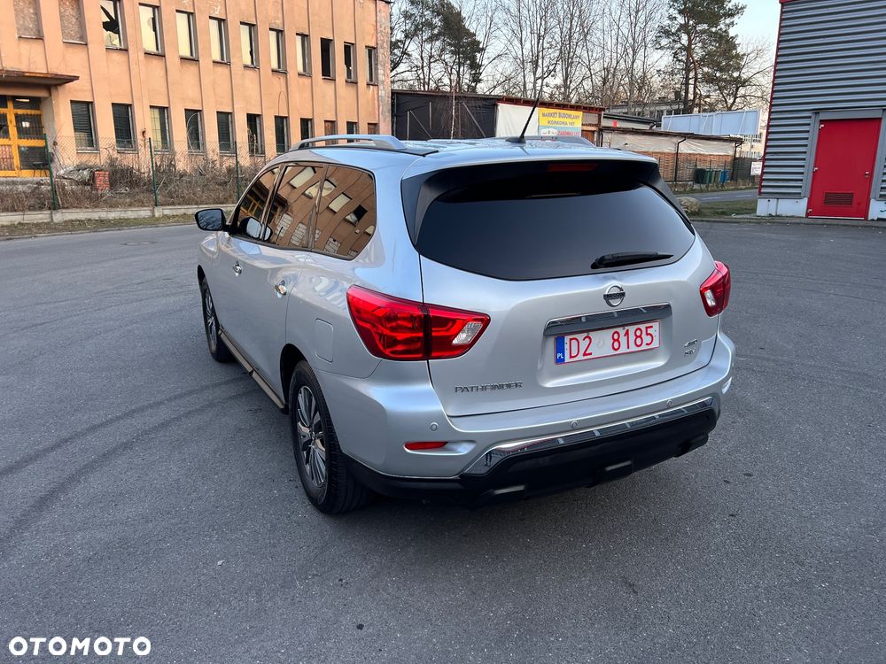 Nissan Pathfinder - 9