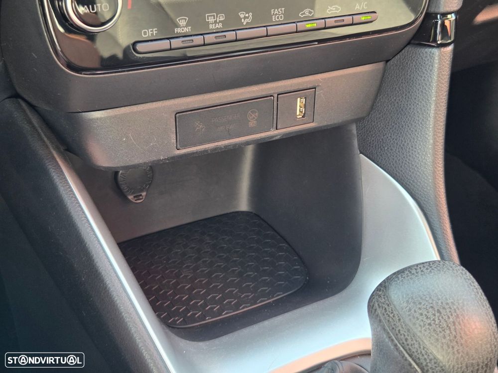 Toyota Yaris - 25