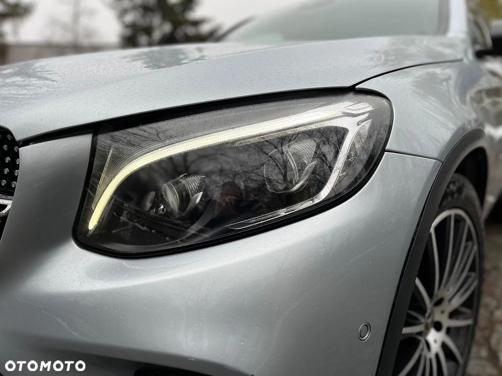 Mercedes-Benz GLC 250 4Matic 9G-TRONIC AMG Line - 8