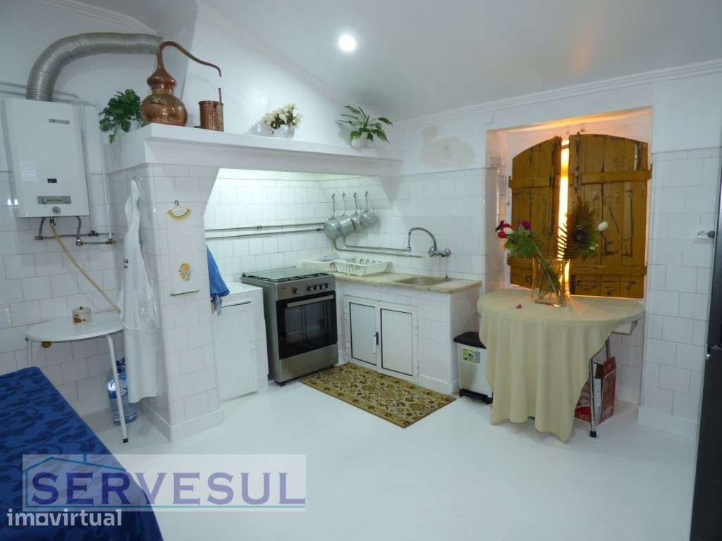 Moradia tradicional geminada de 3 quartos com quintal e terraço, in... - Grande imagem: 3/23