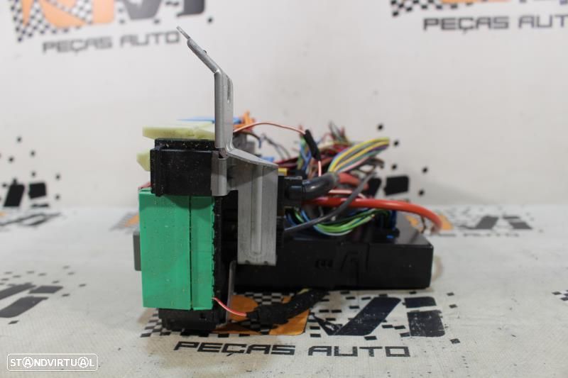 Caixa De Fusíveis Mercedes-Benz E-Class Coupé (C207)  2129003702 / 5Dk - 4