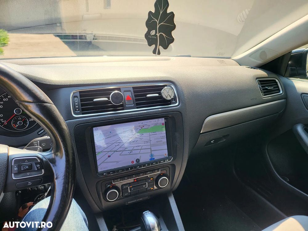 Volkswagen Jetta 1.6 TDI DSG Highline - 9