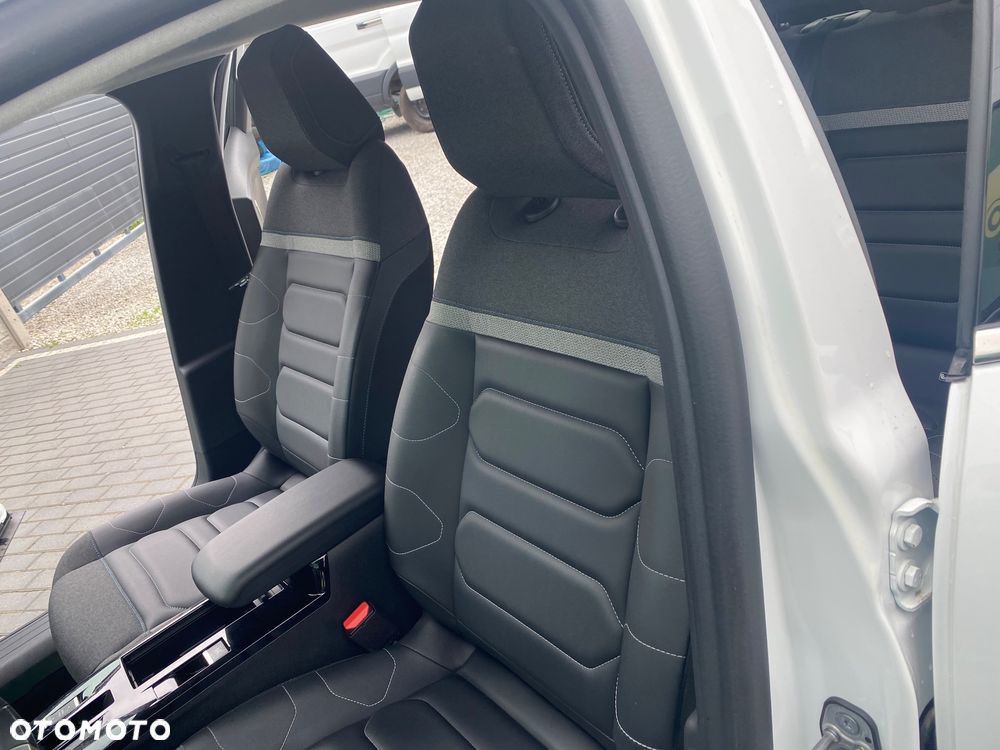 Citroën C4 PureTech 130 Stop&Start EAT8 FEEL PACK - 28