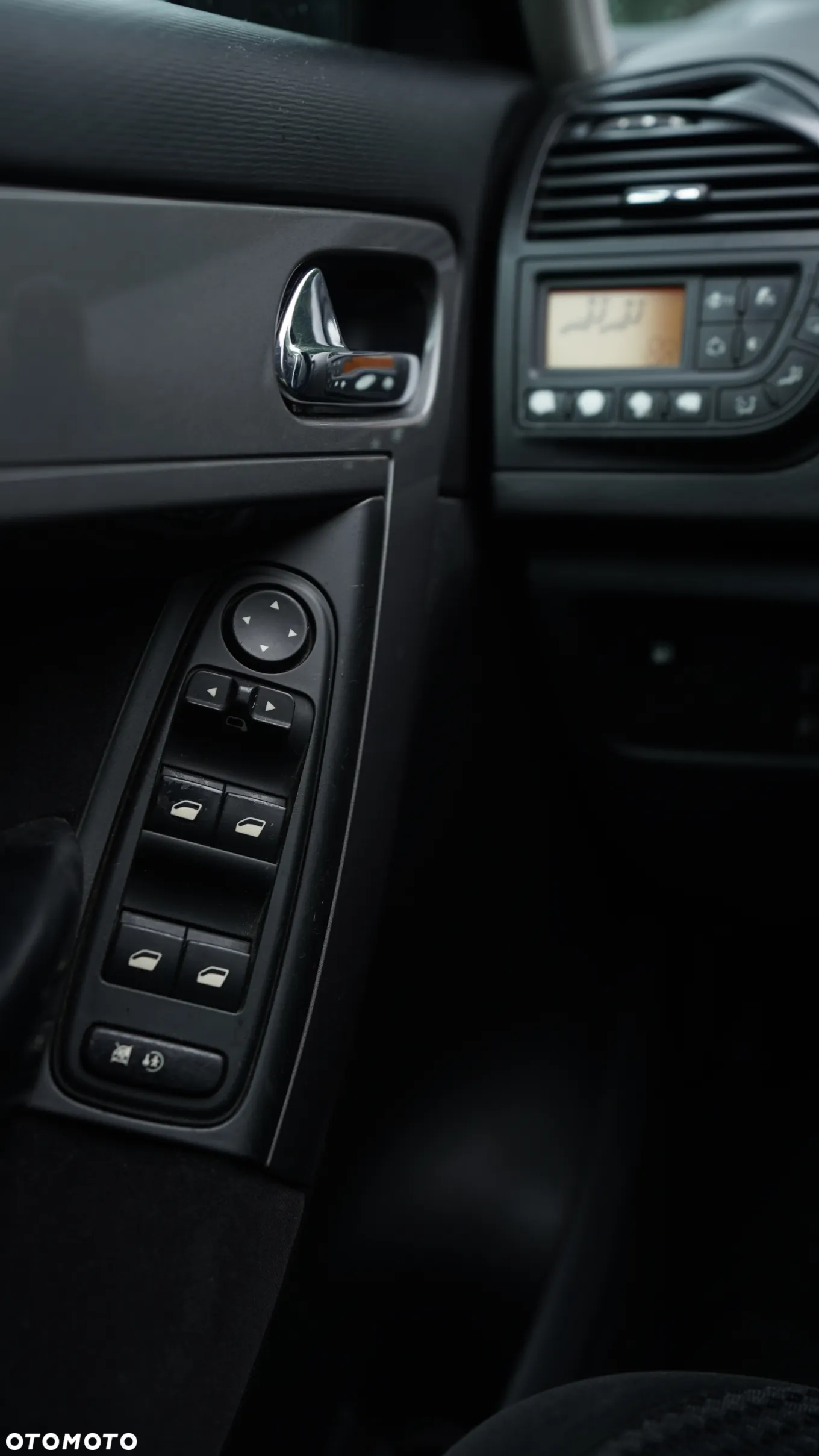 Citroën C4 Picasso 1.6 HDi FAP ESG6 Confort - 18