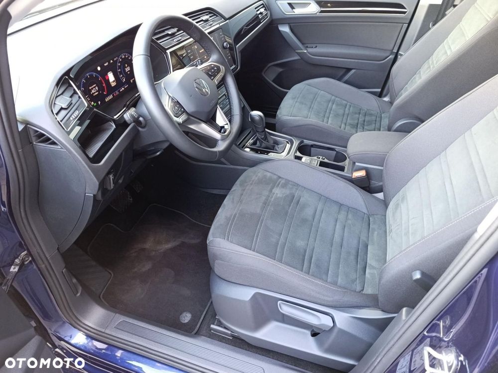 Volkswagen Touran - 10