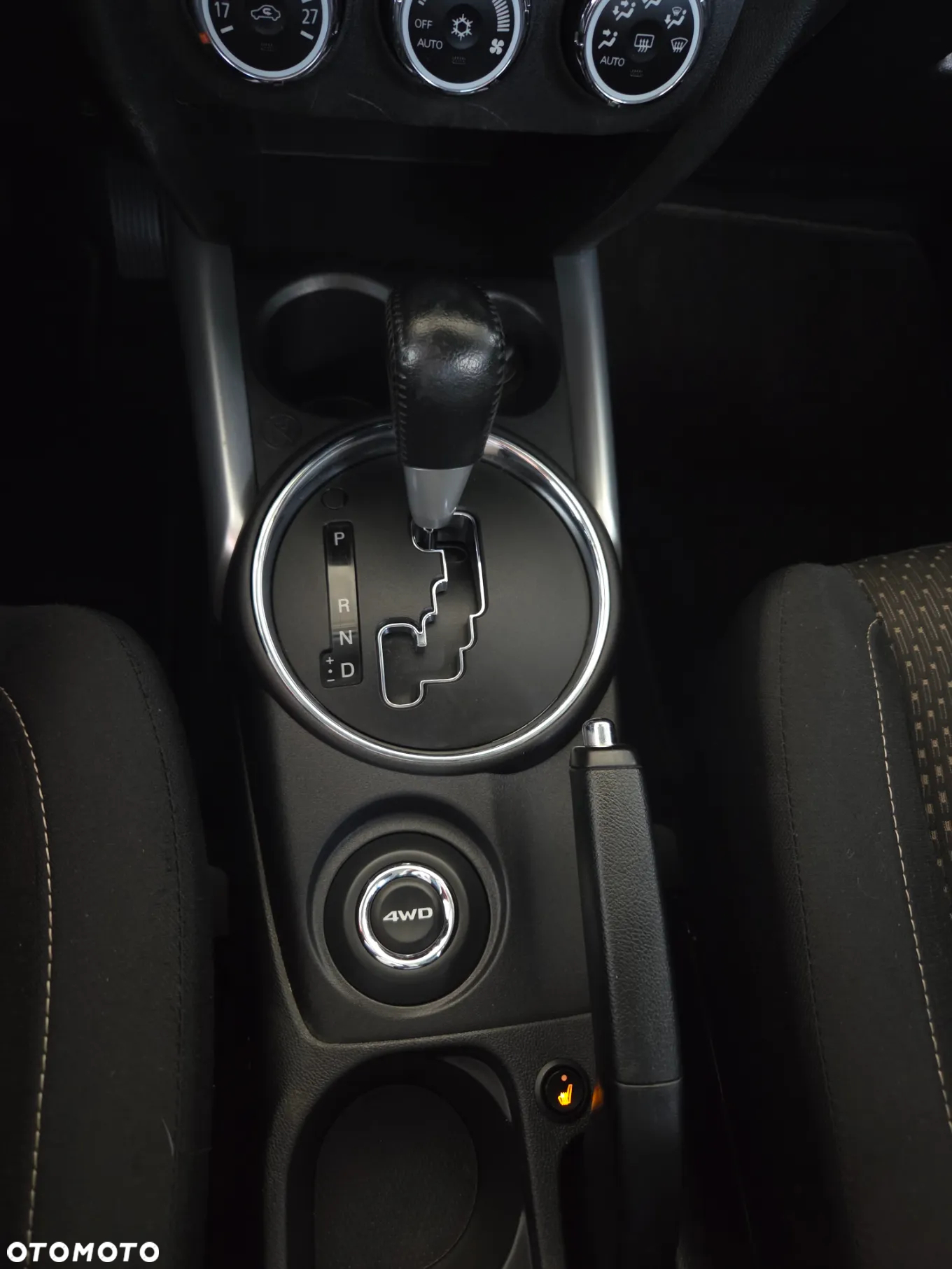 Mitsubishi ASX 2.2 DI-D 4WD Automatik Intense - 24