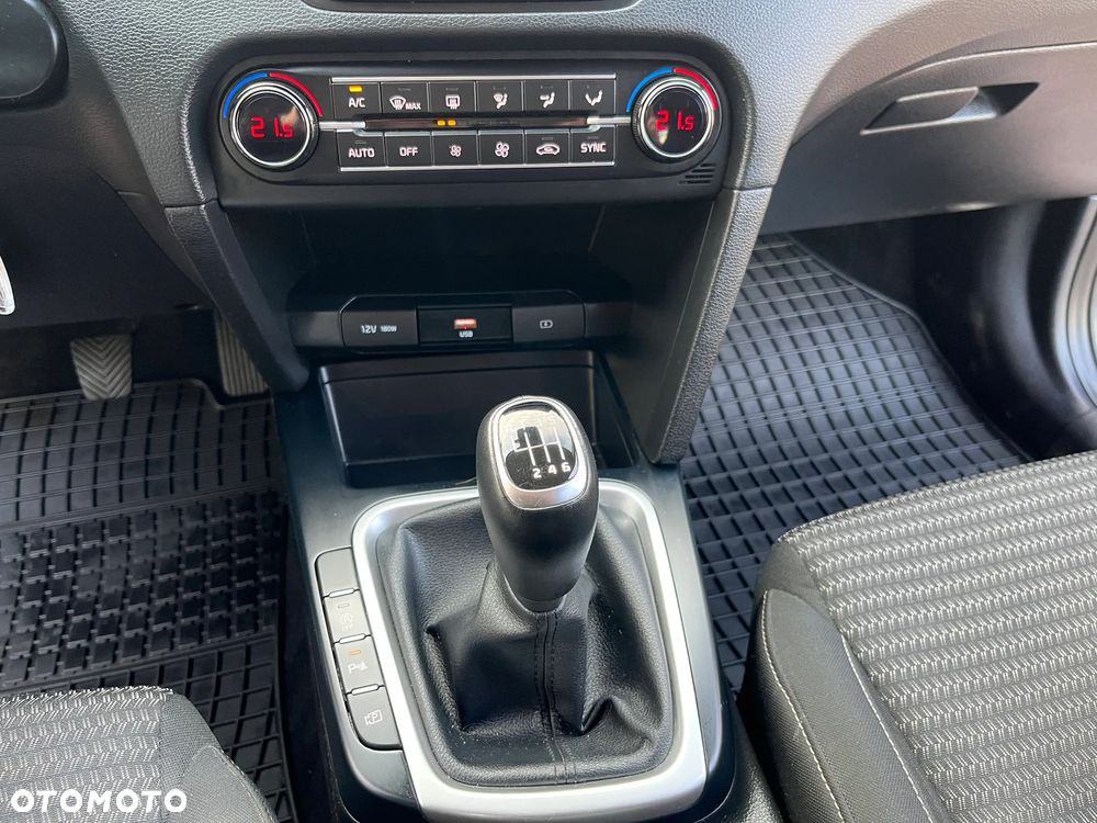 Kia Ceed 1.5 T-GDI M - 13