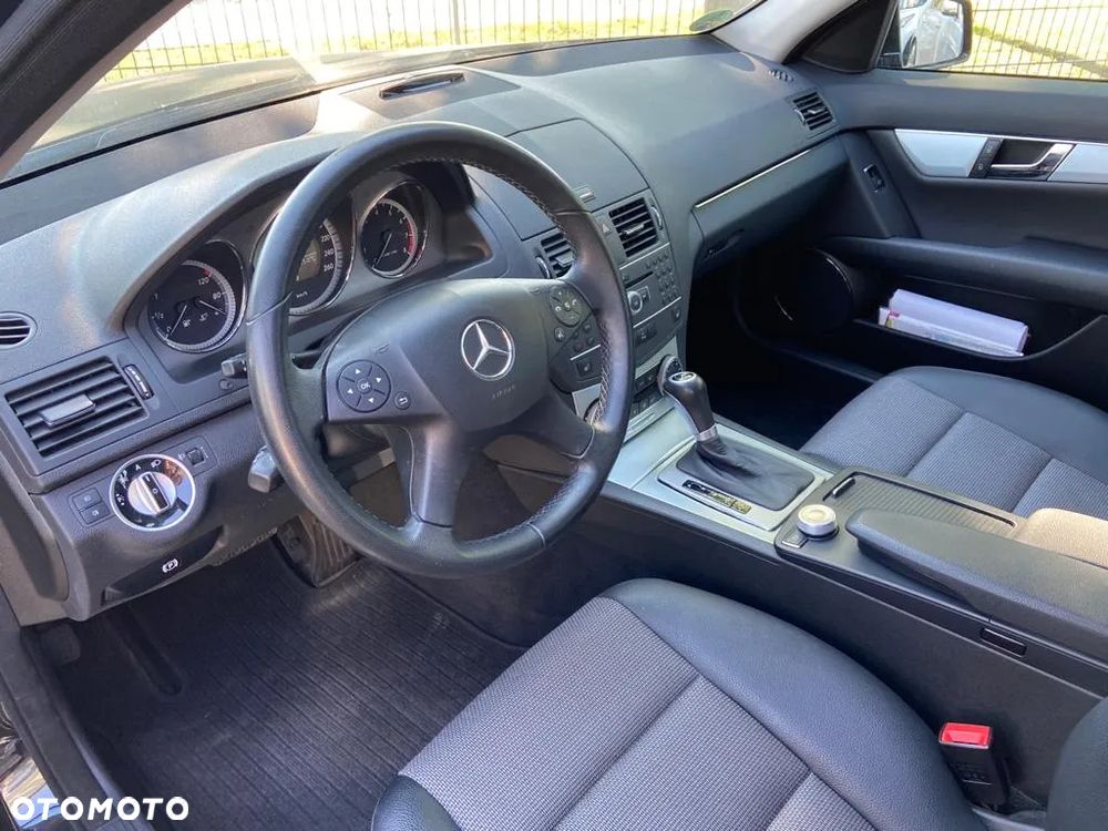 Mercedes-Benz Klasa C 180 T CGI Automatik BlueEFFICIENCY Avantgarde - 8