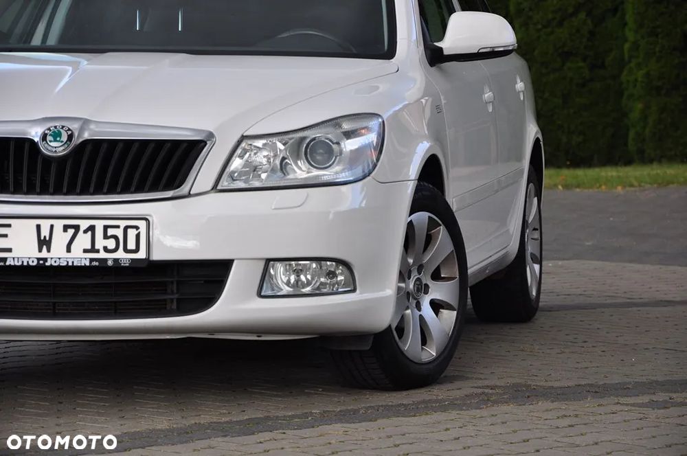 Skoda Octavia 1.4 TSI FAMILY - 8