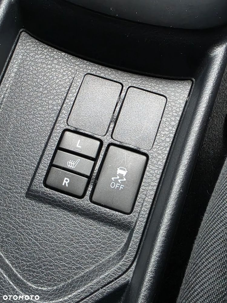 Toyota Yaris - 30