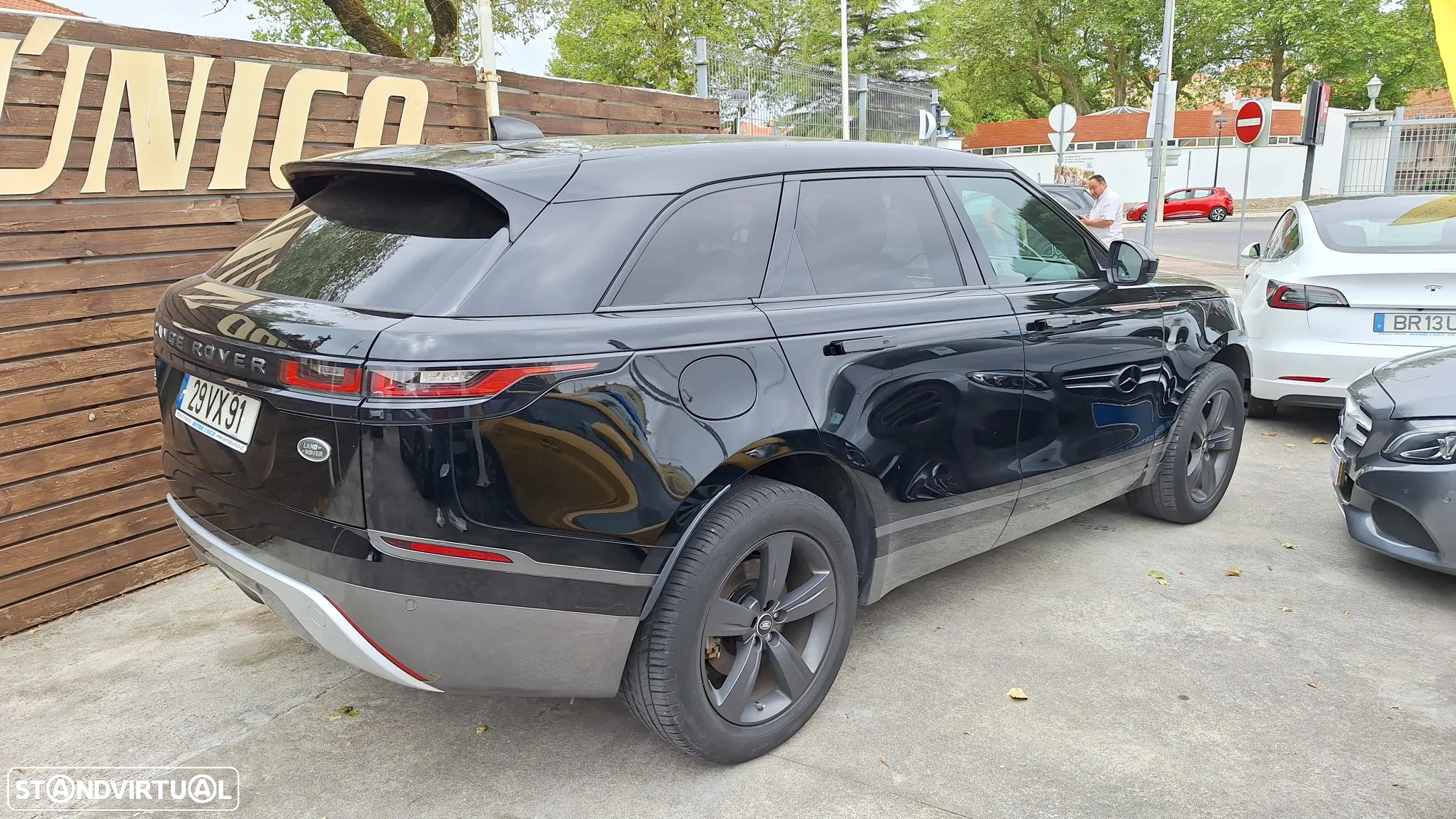 Land Rover Range Rover Velar 2.0 D R-Dynamic - 2