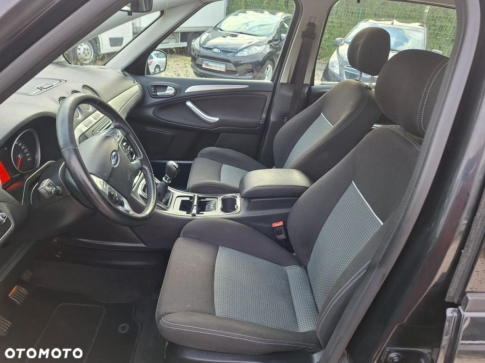 Ford S-Max - 24