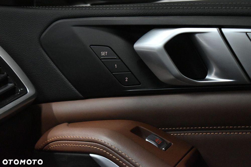 BMW X7 - 26