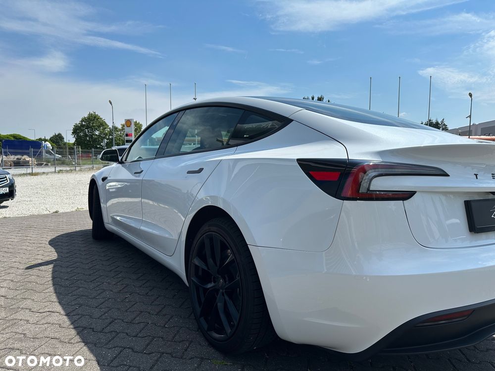 Tesla Model 3 - 7