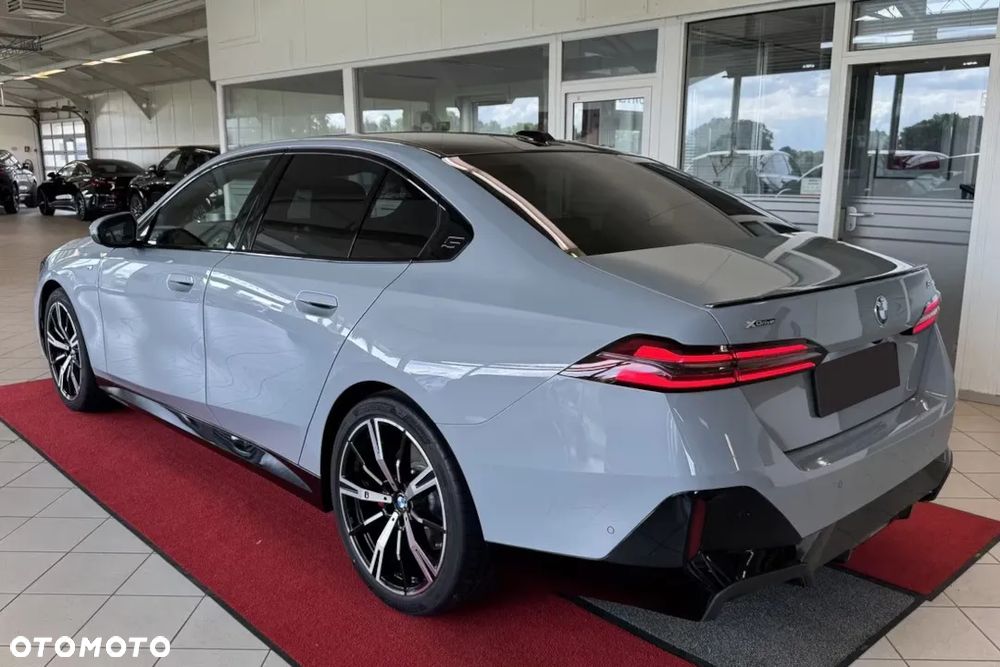 BMW Seria 5 520i mHEV M Sport - 8