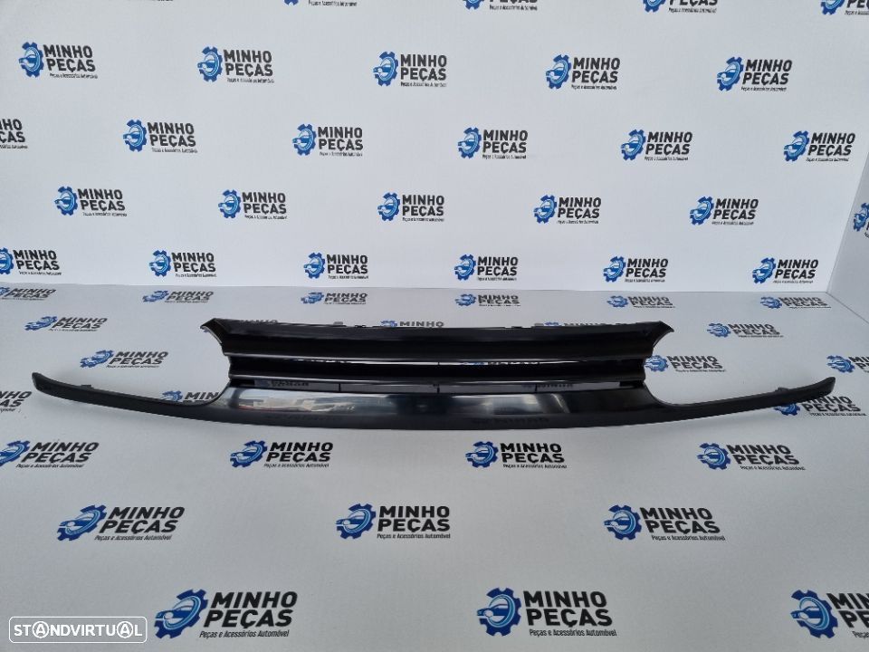 Grelha Frontal Vw Golf 3 S/ Simbolo - 2
