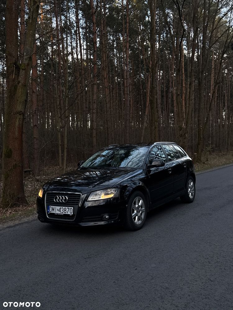 Audi A3 Sportback 2.0 TDI DSG Ambiente - 11