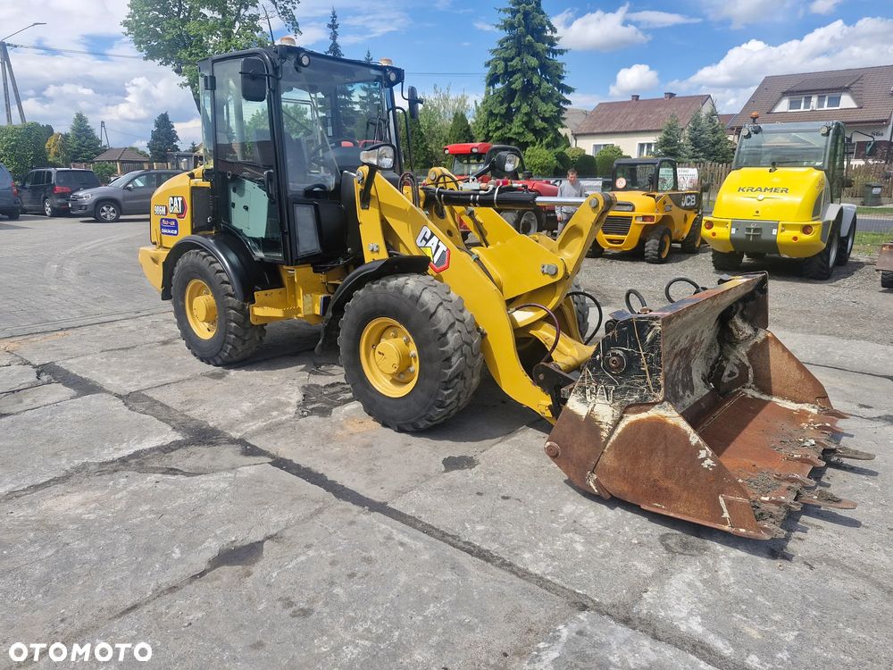 Caterpillar 906M - 4