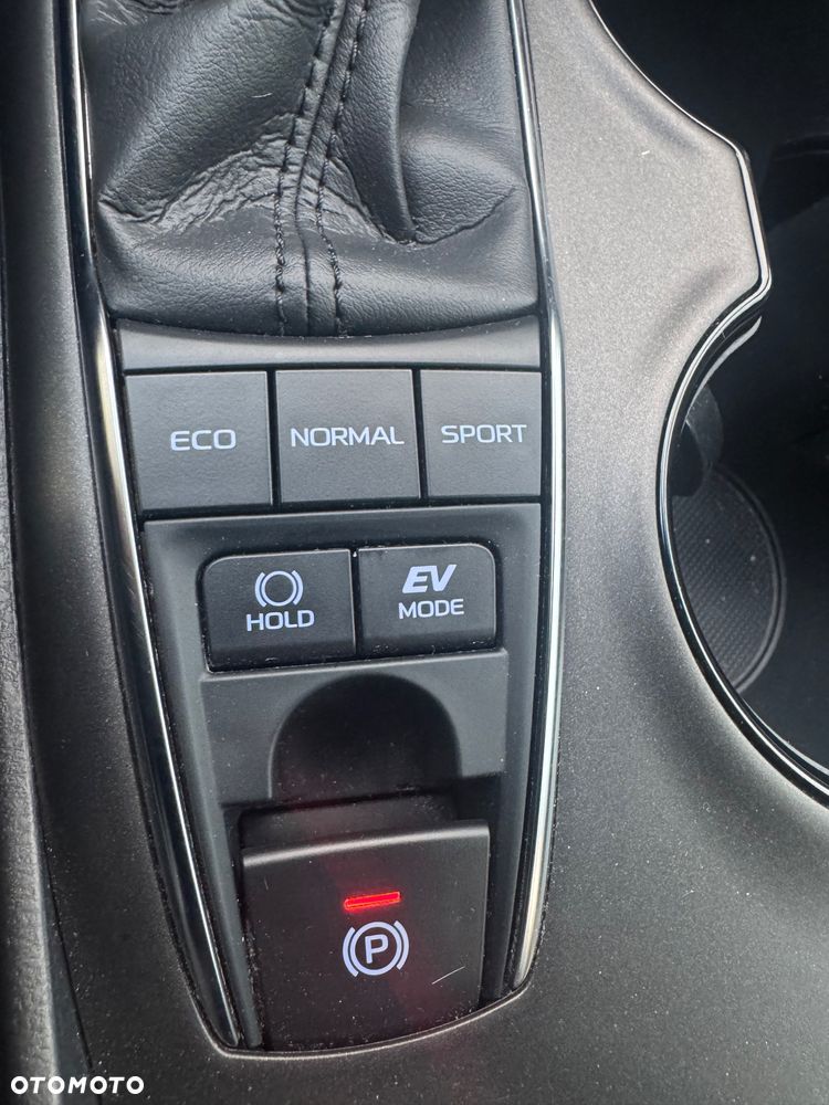 Toyota Camry 2.5 Hybrid Comfort CVT - 22