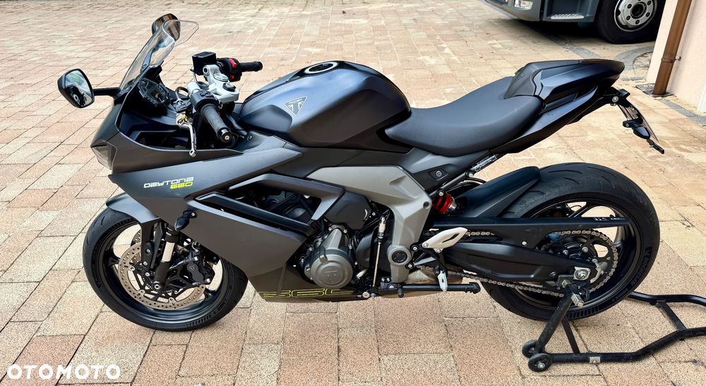Triumph Daytona - 14