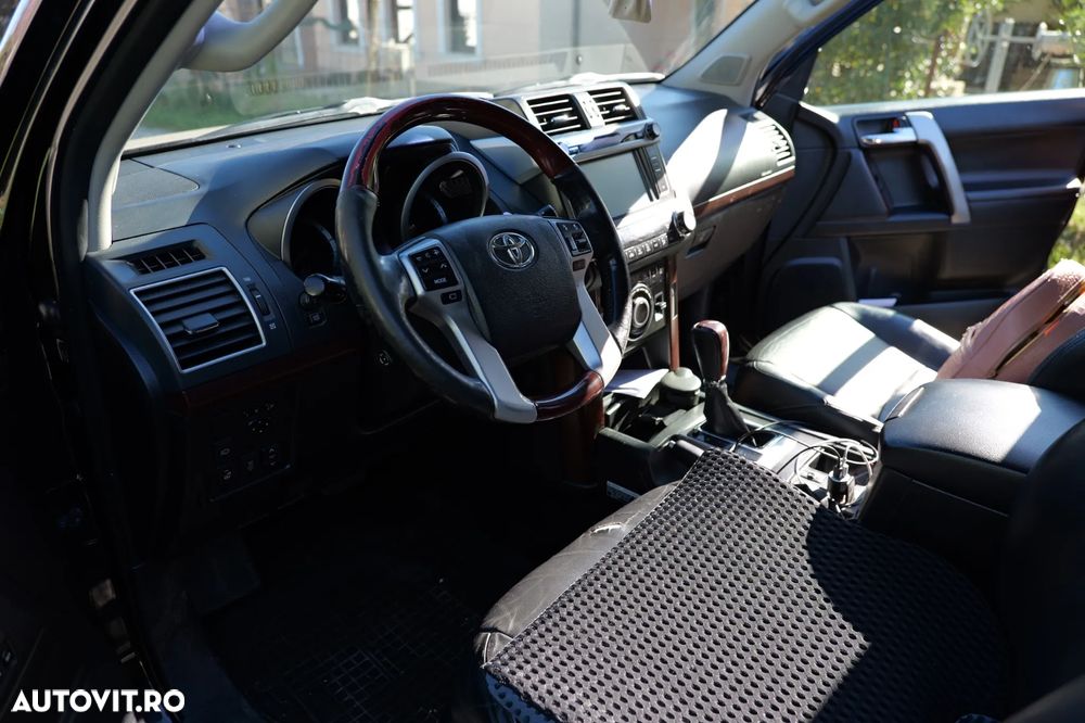 Toyota Land Cruiser - 8