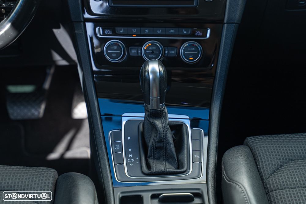 VW Golf Variant 1.6 TDi Trendline DSG - 15