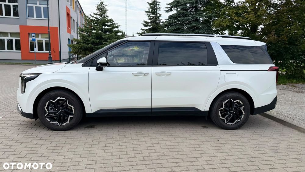 Kia Carnival - 5