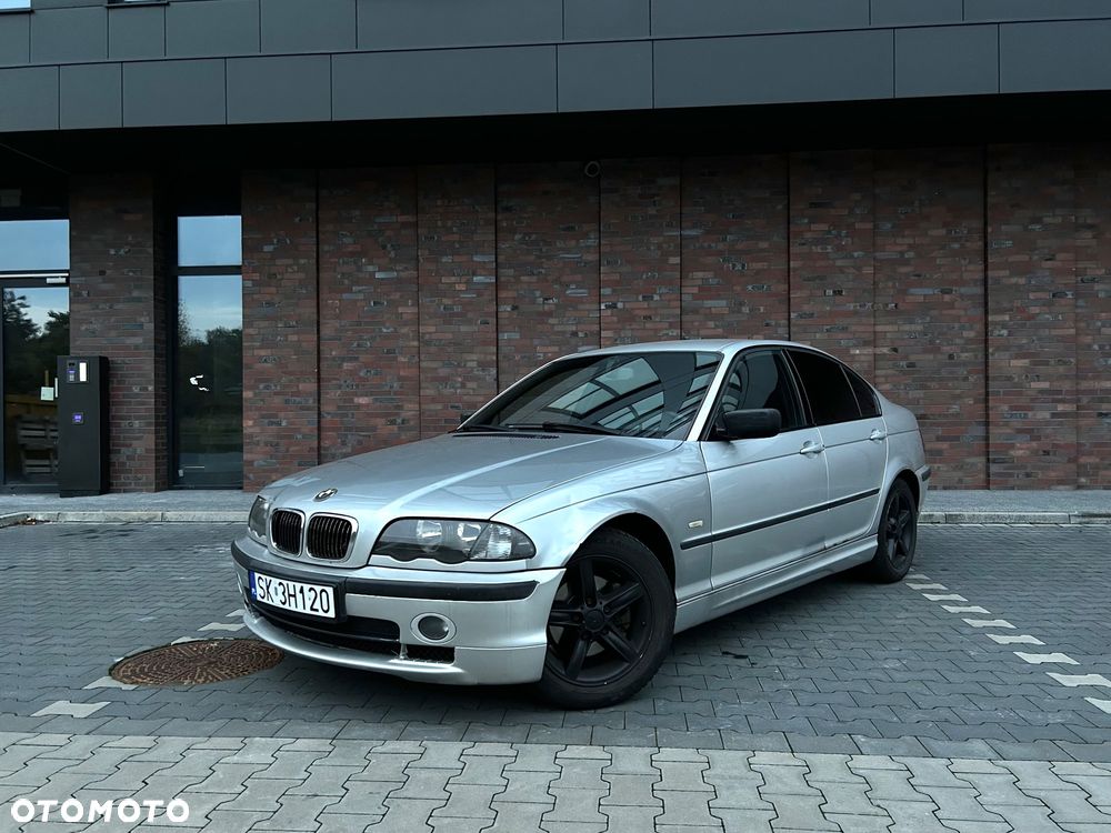 BMW Seria 3 320i - 4