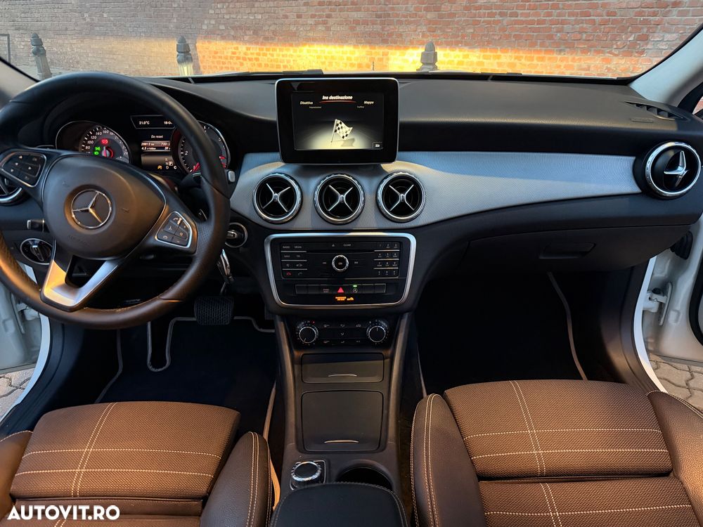 Mercedes-Benz GLA - 9