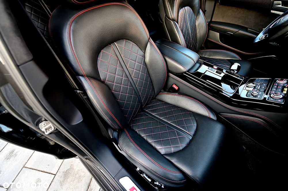 Audi S8 - 25