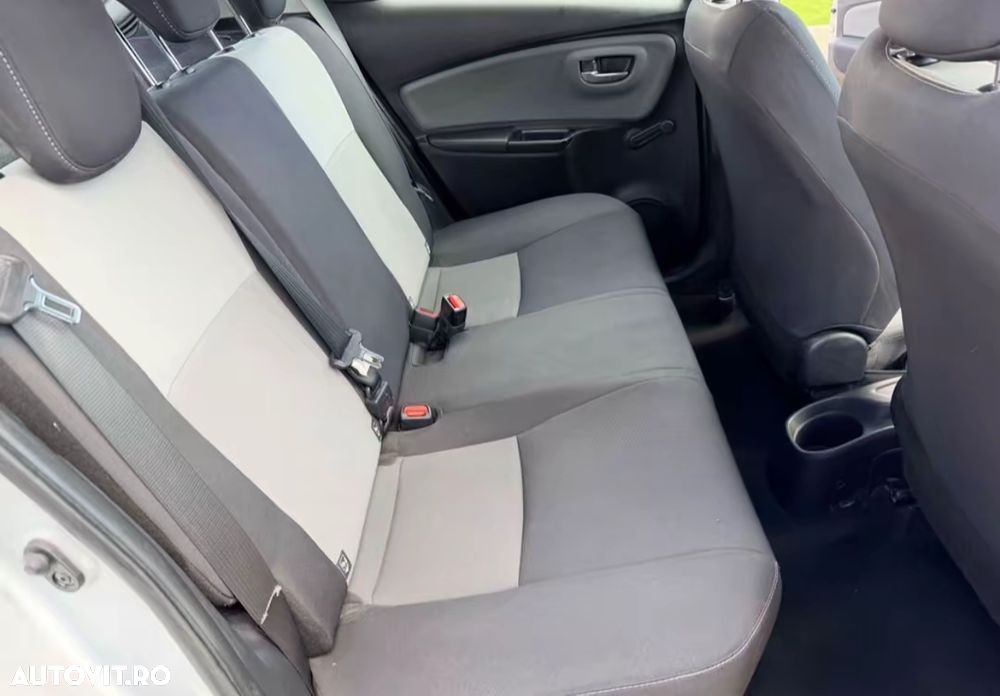 Toyota Yaris - 15