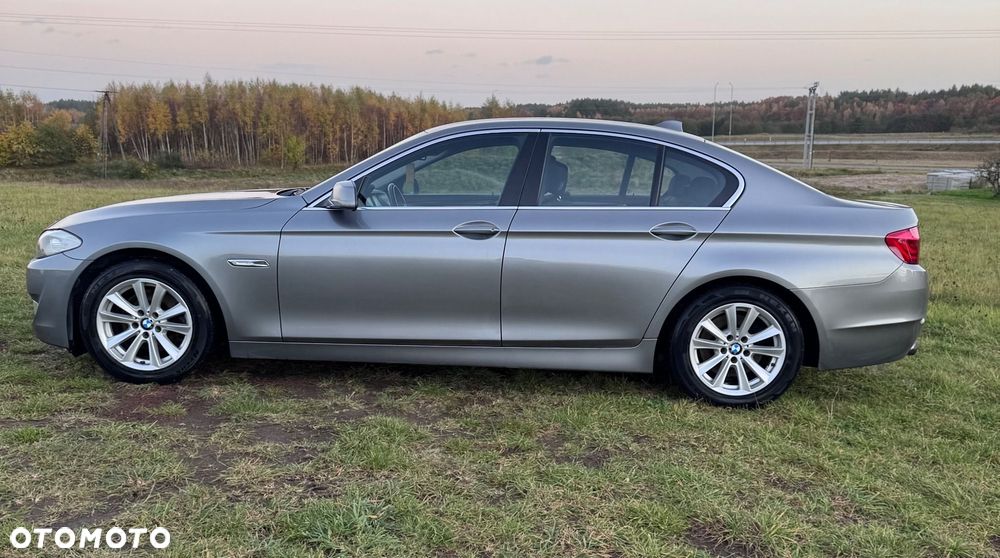 BMW Seria 5 523i - 8