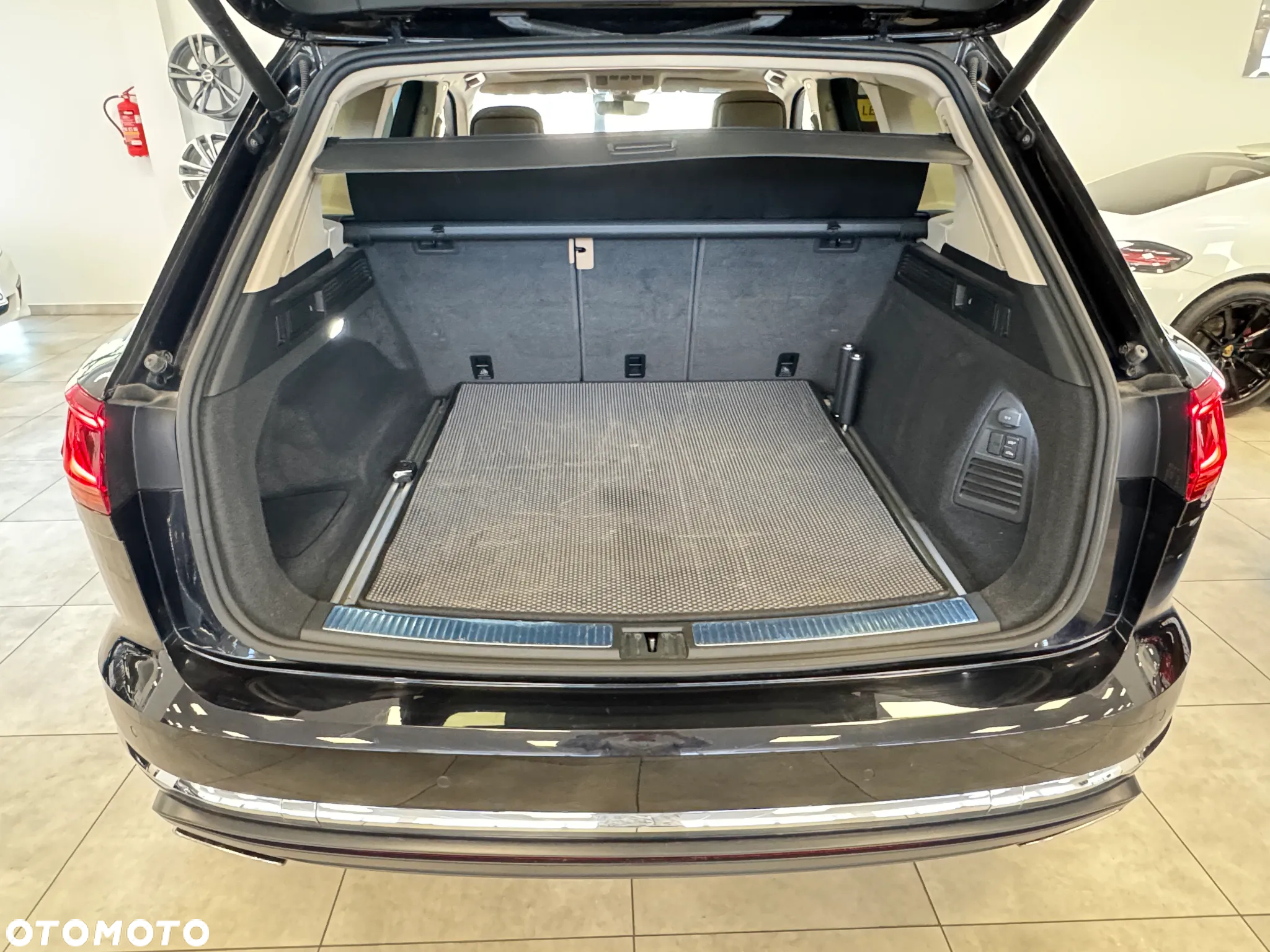 Volkswagen Touareg 3.0 V6 TDI SCR 4Mot Elegance - 30