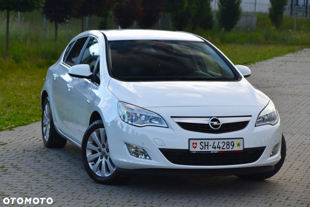 Opel Astra 1.6 Turbo White Edition - 37