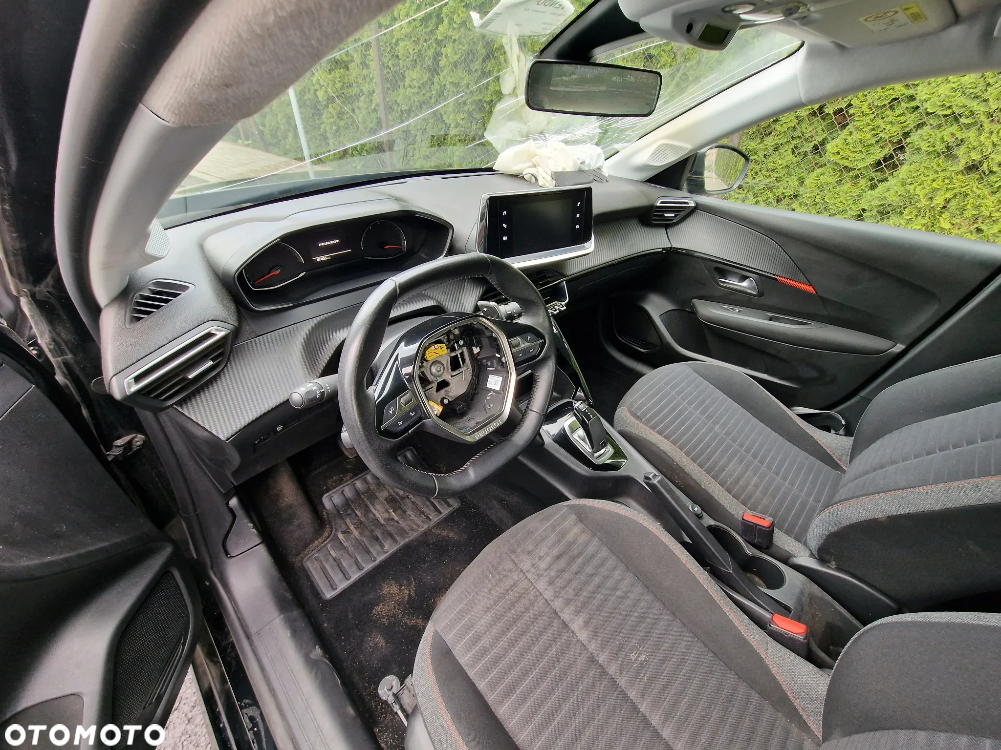 Peugeot 208 PureTech 100 EAT8 Active - 8