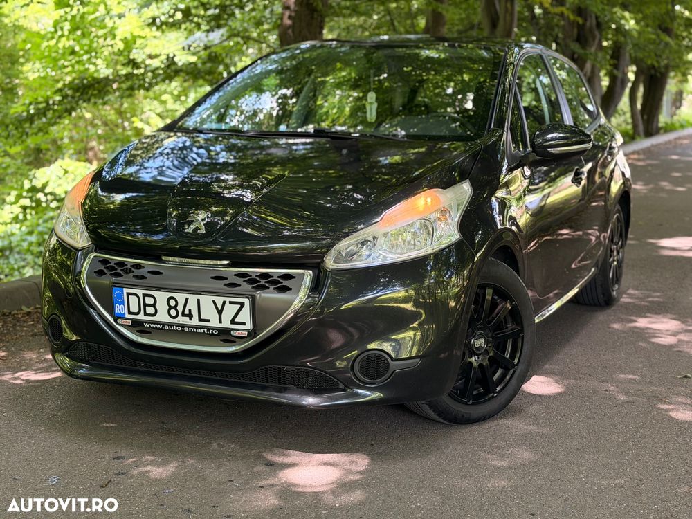 Peugeot 208 - 1
