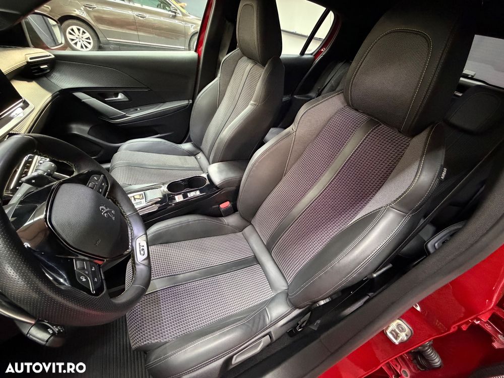 Peugeot 208 1.2 L PureTech STT EAT8 GT Pack - 11