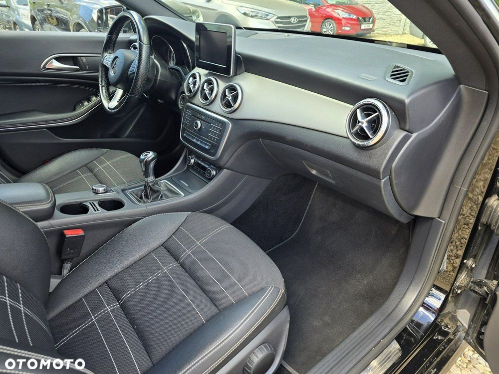 Mercedes-Benz CLA - 10
