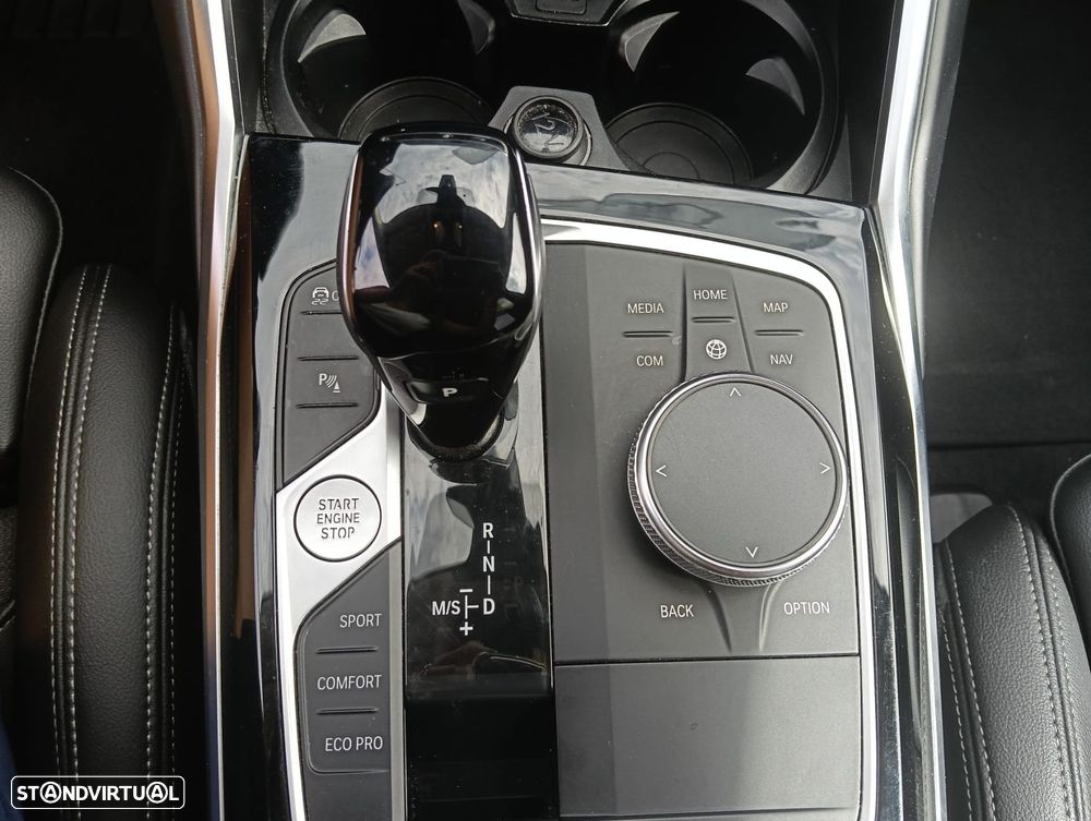 BMW 318 d Touring Line Sport Auto - 9