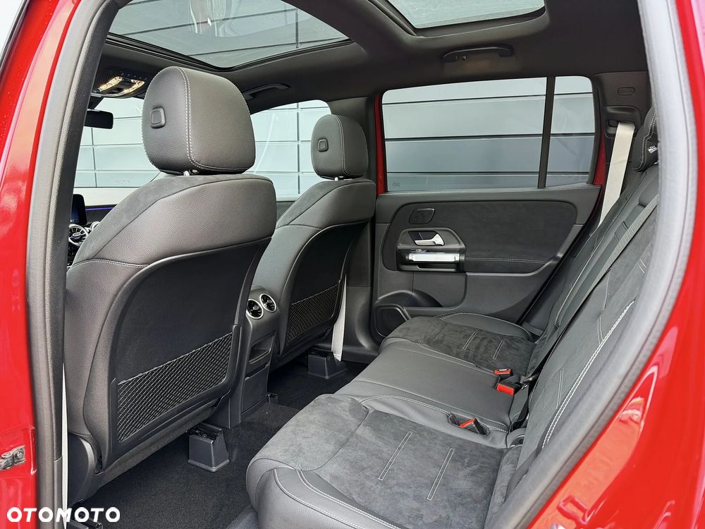 Mercedes-Benz GLB 220 mHEV 4-Matic AMG Line 8G-DCT - 24