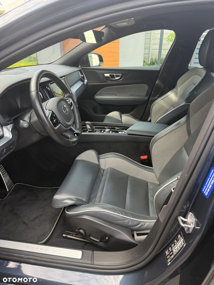 Volvo S60 B4 B R-Design - 4