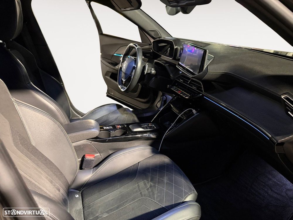 Peugeot 2008 1.5 BlueHDi GT EAT8 - 15