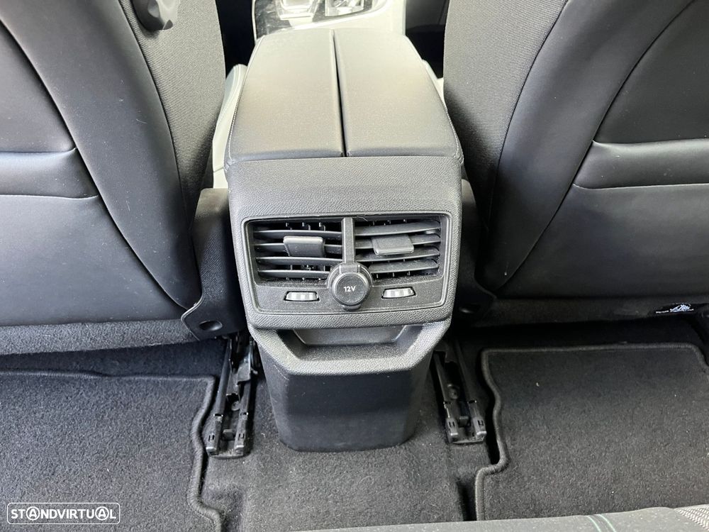 Peugeot 3008 225 e-EAT8 Allure - 32