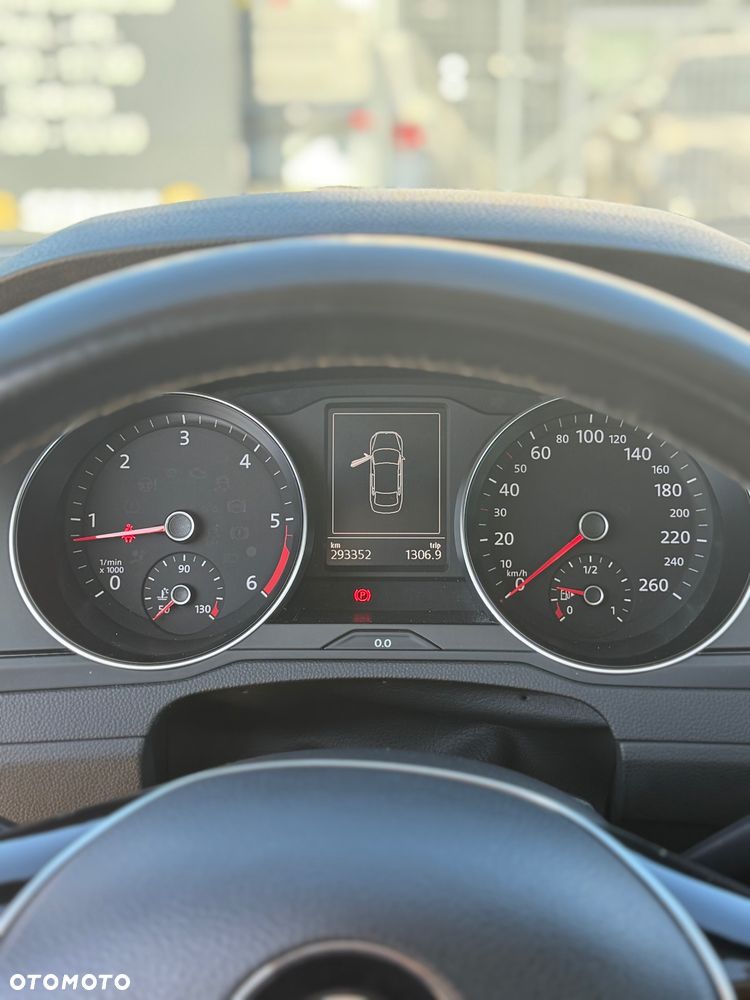 Volkswagen Passat 1.6 TDI BMT Trendline - 23