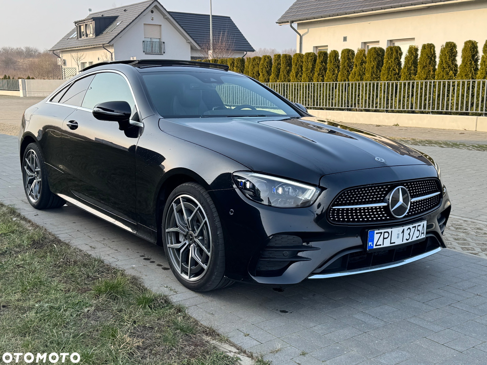 Mercedes-Benz Klasa E 220 d Coupe 4-Matic AMG - 28