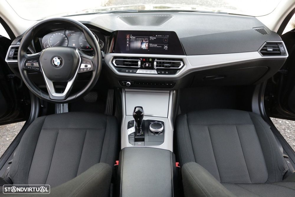 BMW 318 d Auto - 32