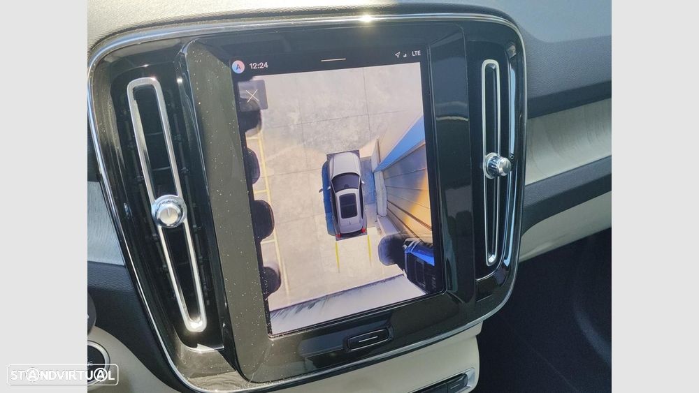 Volvo XC 40 2.0 B3 Plus Dark - 23