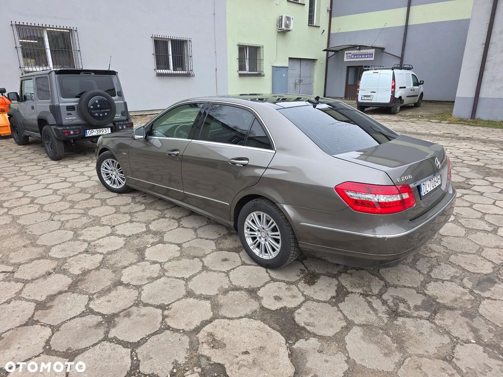 Mercedes-Benz Klasa E 200 CDI DPF BlueEFFICIENCY Automatik Avantgarde - 8