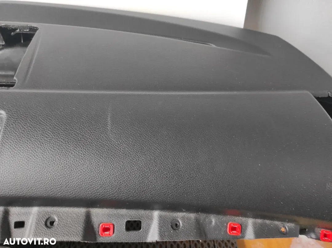Plansa Bord BMW seria 1 E81/87/82 facelift cu airbag pasager model cu doua mufe pentru masini fara navigatie din fabrica - 4